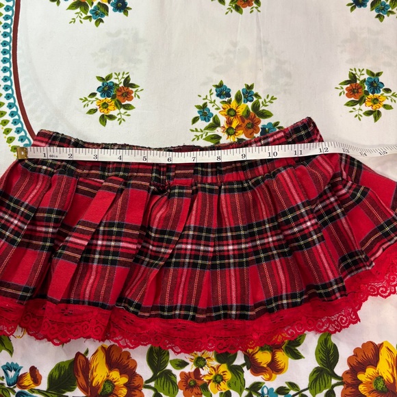 Adobe Chic Red Plaid Mini Skirt with Lace Trim sz Small - Picture 5 of 6